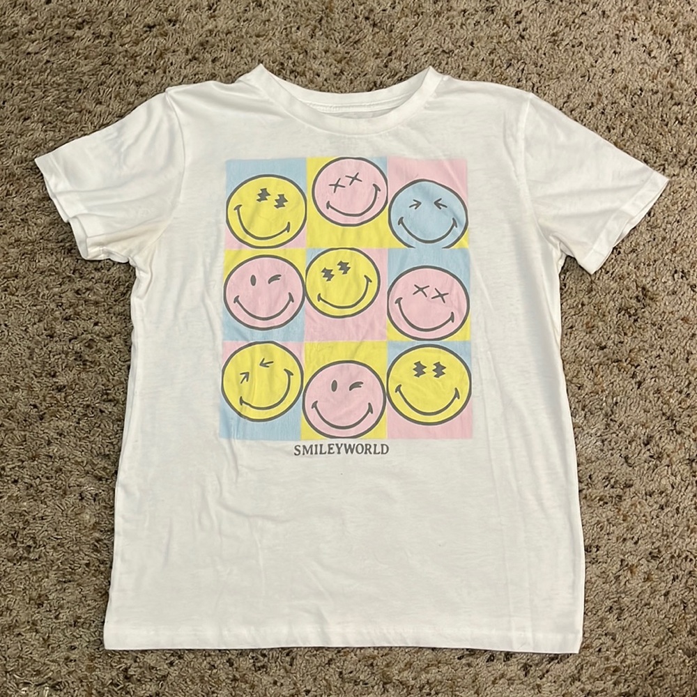 SmileyWorld | Women’s Small | T- Shirt |